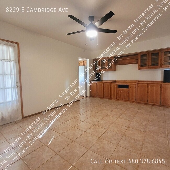 Building Photo - 8229 E Cambridge Ave