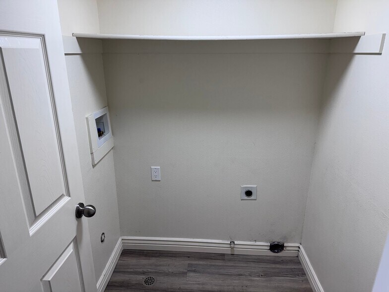 Building Photo - 2505 W 450 N