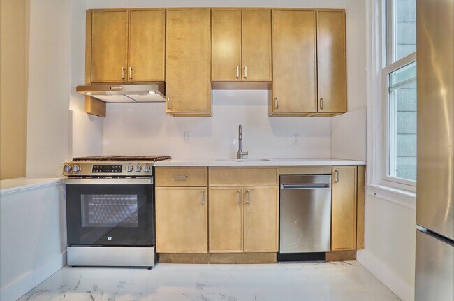 Building Photo - 232 Garden St