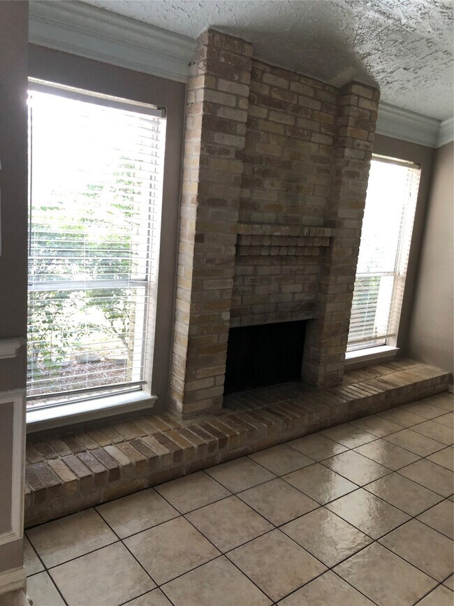 Building Photo - 21306 Park Run Dr