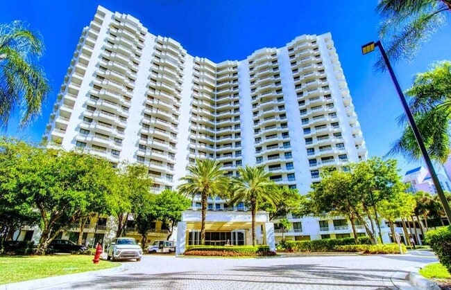 Building Photo - 3300 NE 192 St