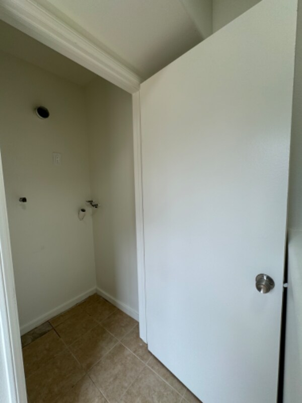 Building Photo - 13022 Riverside Dr