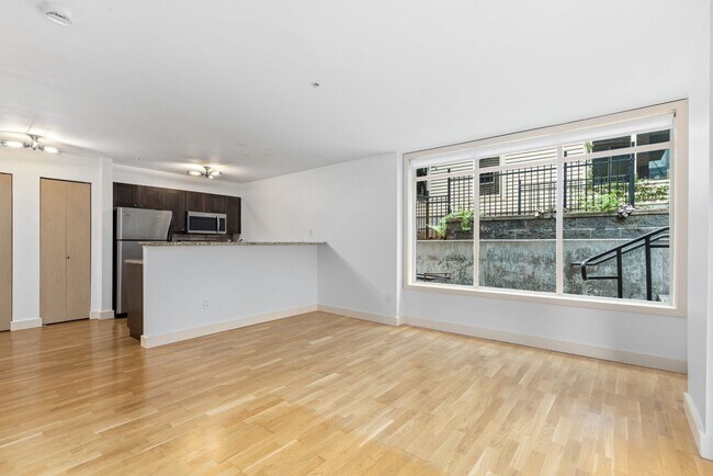 Building Photo - 1bd/1ba Seattle Condo