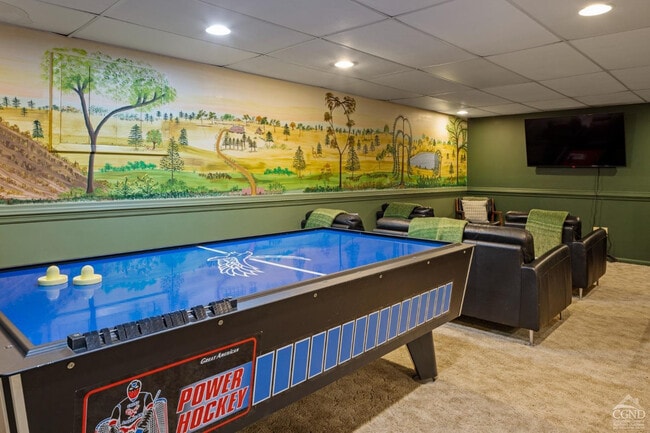 Building Photo - 147 Rock City Rd