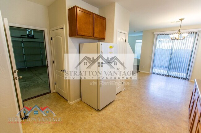 Building Photo - 1247 S Emmett Dr