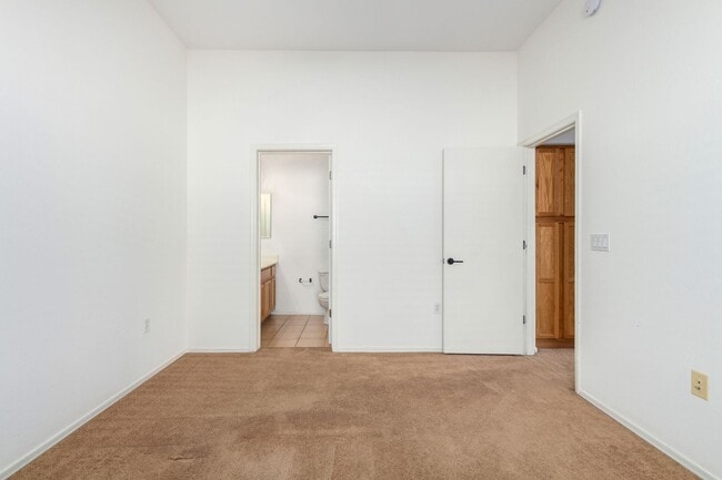 Building Photo - Beautiful Condo in Augusta Ranch (Gate Code: #4278)