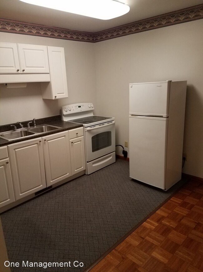 2 br, 1 bath House 153 S Paint St Rear Unit 153 S Paint St