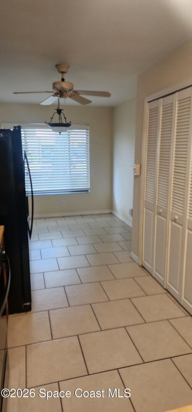 Building Photo - 255 S Tropical Trail