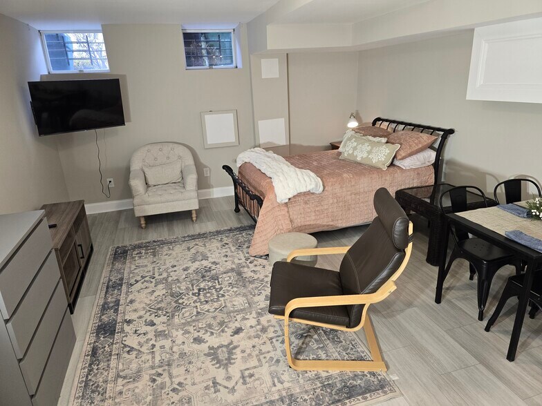 Building Photo - 2424 Linden Ave