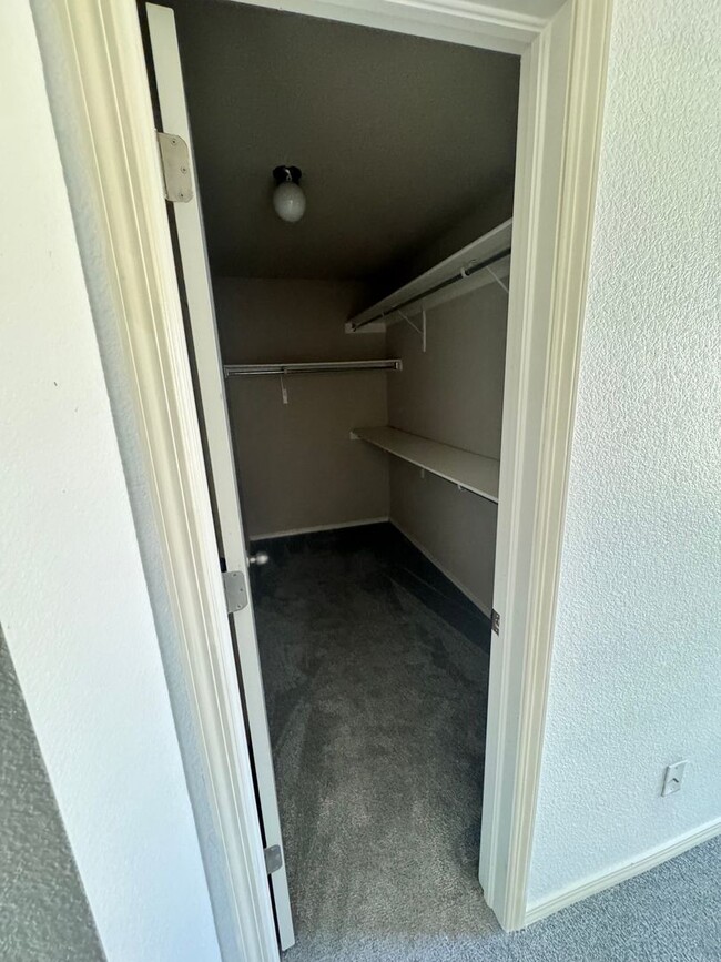 Building Photo - Charming smart 3BR House in El Paso with S...
