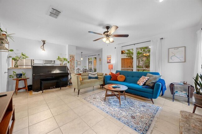 Building Photo - 9100 Mountain Ridge Dr