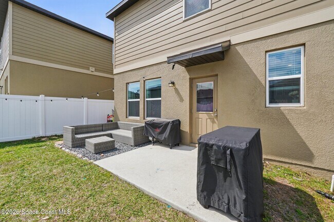 Building Photo - 2024 Hemingway Cir