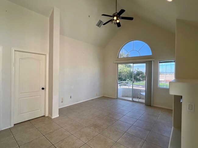 Building Photo - 420 Acoma Blvd S