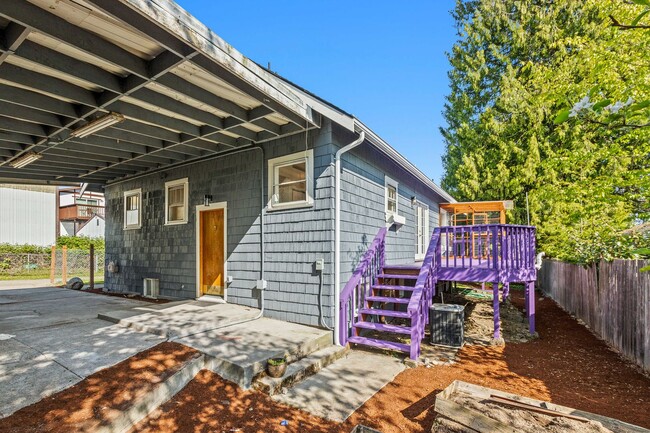 Building Photo - 4bd/2.75ba Seattle Home