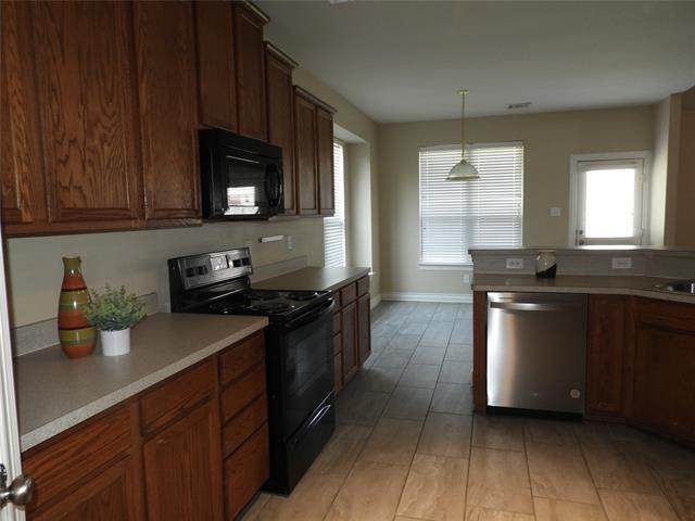 Building Photo - 5812 Quicksilver Dr