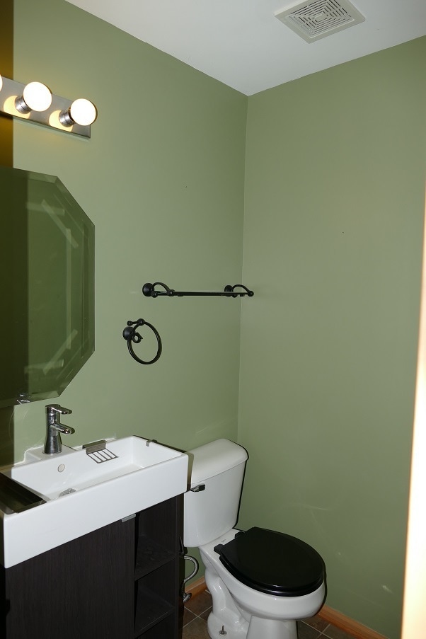 Building Photo - 205 Springbrook Trail S