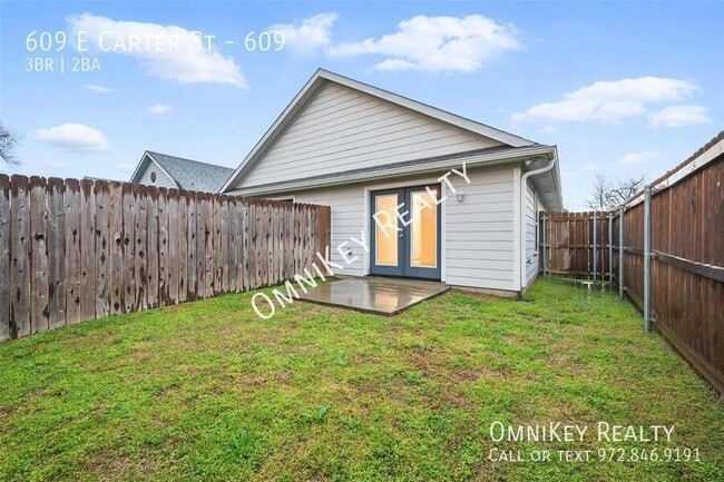 Building Photo - 609 E Carter St