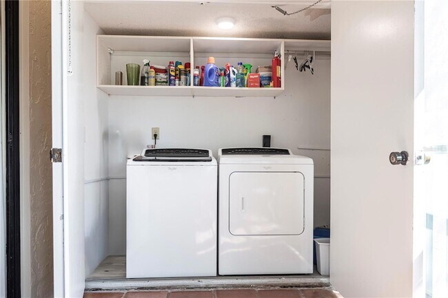 Building Photo - 1531 Clower Creek Dr