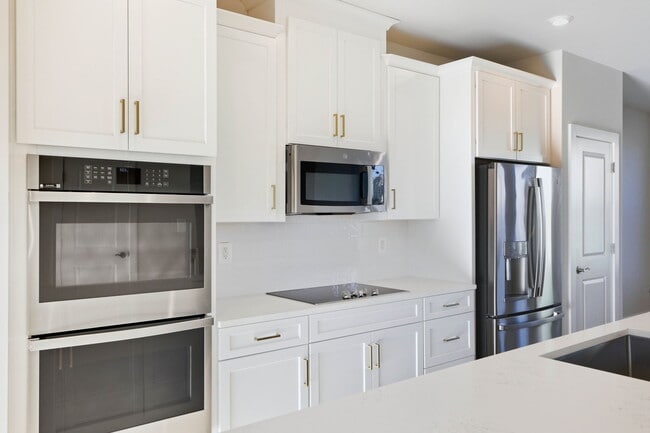 Building Photo - 1017 Venifena Terrace SE