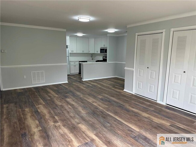 Building Photo - 82 Pennsylvania Way