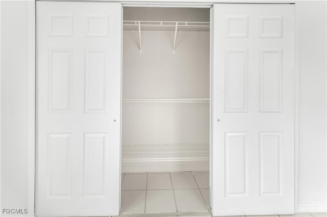 Building Photo - 2927 SE 15th Pl