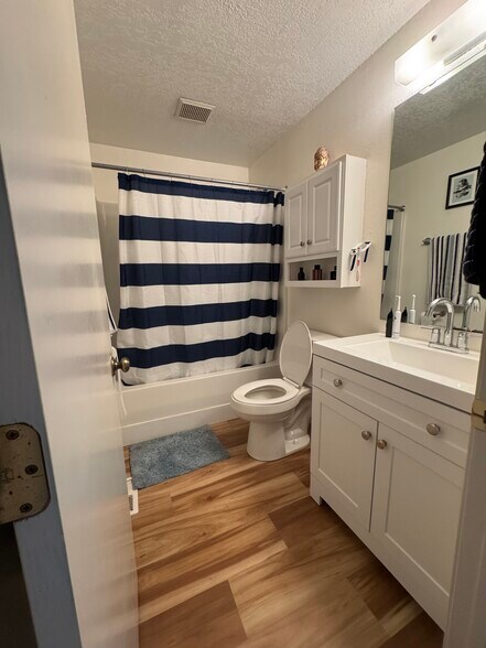 Building Photo - 2800 Highcliff Ct