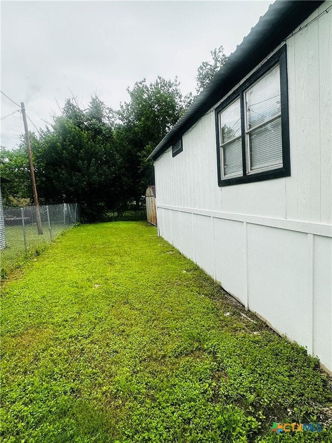 Building Photo - 217 E Schulz St