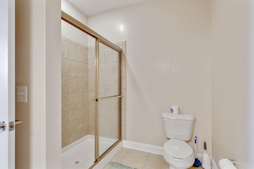 Building Photo - 925 Ingleside Ave