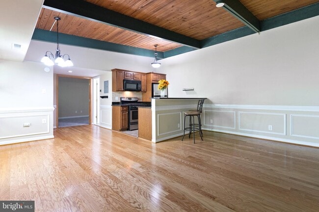 Building Photo - 4381 Americana Dr