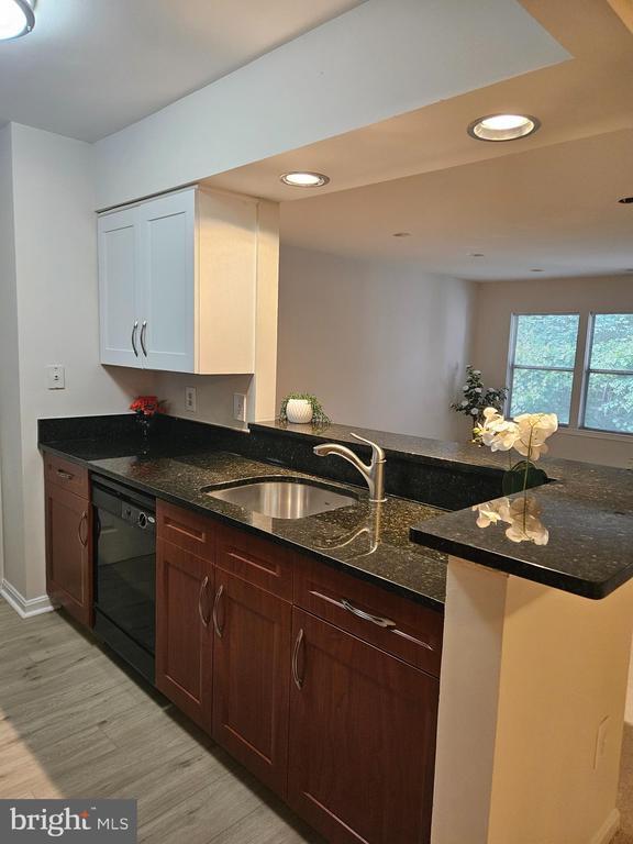 Building Photo - 7718 Lafayette Forest Dr