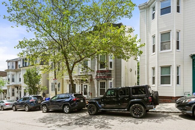 Building Photo - 71 Old Harbor St