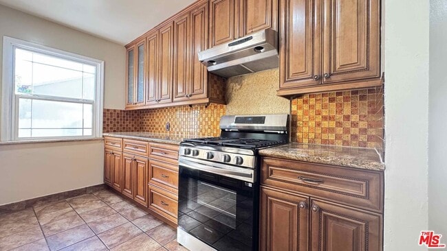 Building Photo - 7516 Oakdale Ave