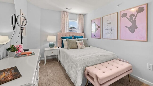 Building Photo - 6741 Leigh St