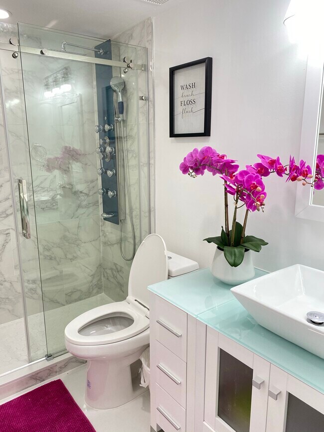 Building Photo - 8615 NW 5th Ter