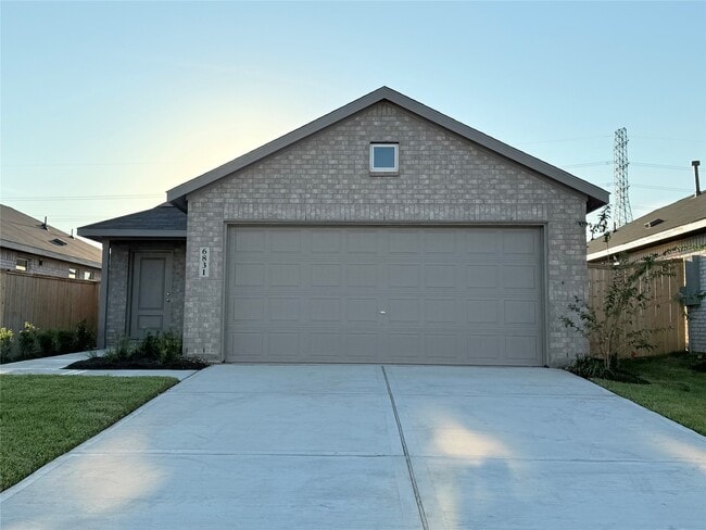 Building Photo - 6831 Flowering Ginger Ln