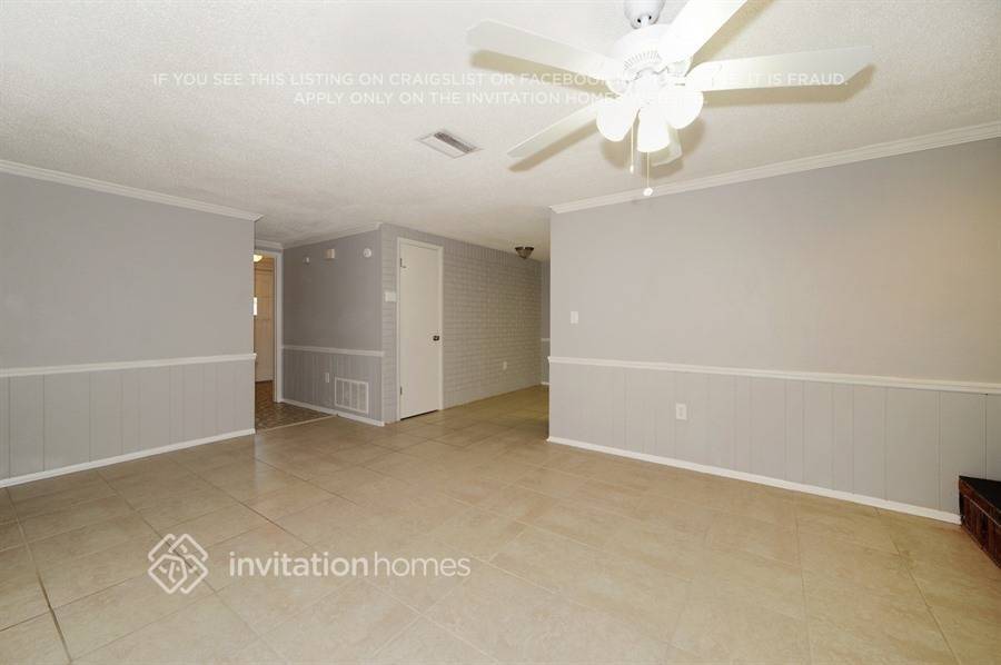 Building Photo - 8701 Lincolnshire Dr