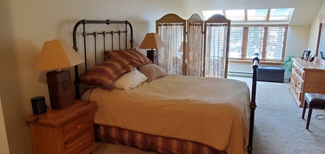 Building Photo - Fully furnished 2+ bed/2.5 bath on Flathead Lake (Available September thru May)