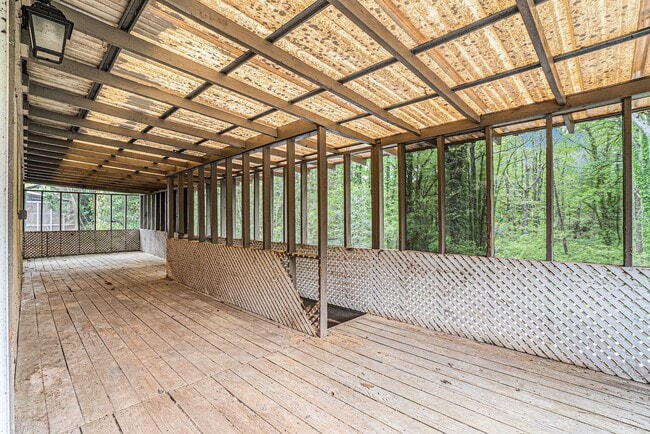 Building Photo - 529 Martindale Ct