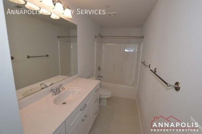 Building Photo - 503 Highland Dr