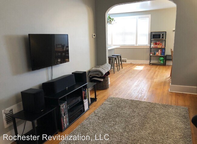 Building Photo - 2 br, 1 bath House - 288 Congress Ave