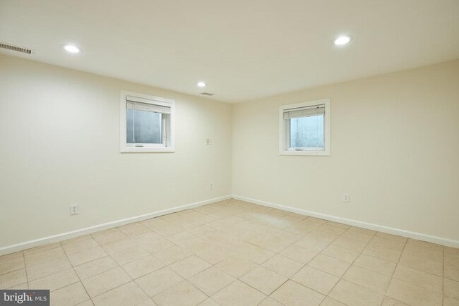 Building Photo - 5306 Albemarle St