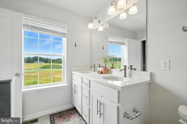 Building Photo - 5051 Silver Oak Dr