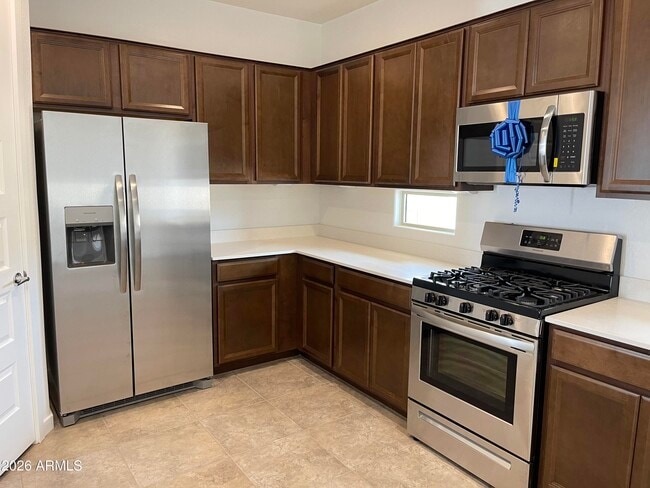 Building Photo - 16424 W Questa Dr