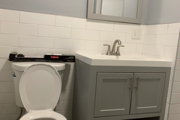 Building Photo - 142 Bellevue St