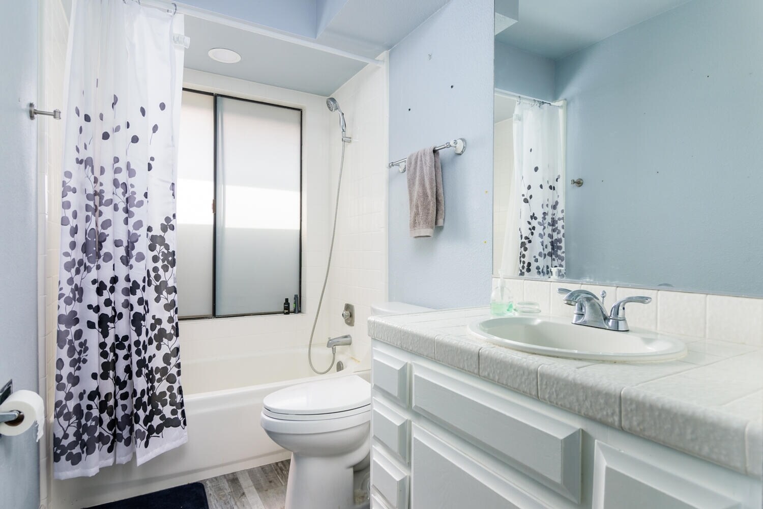 Building Photo - 5125 Fontaine St