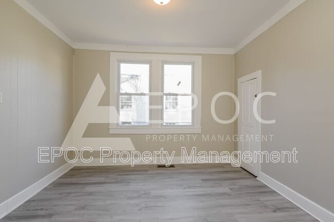 Building Photo - 1904 3rd St E