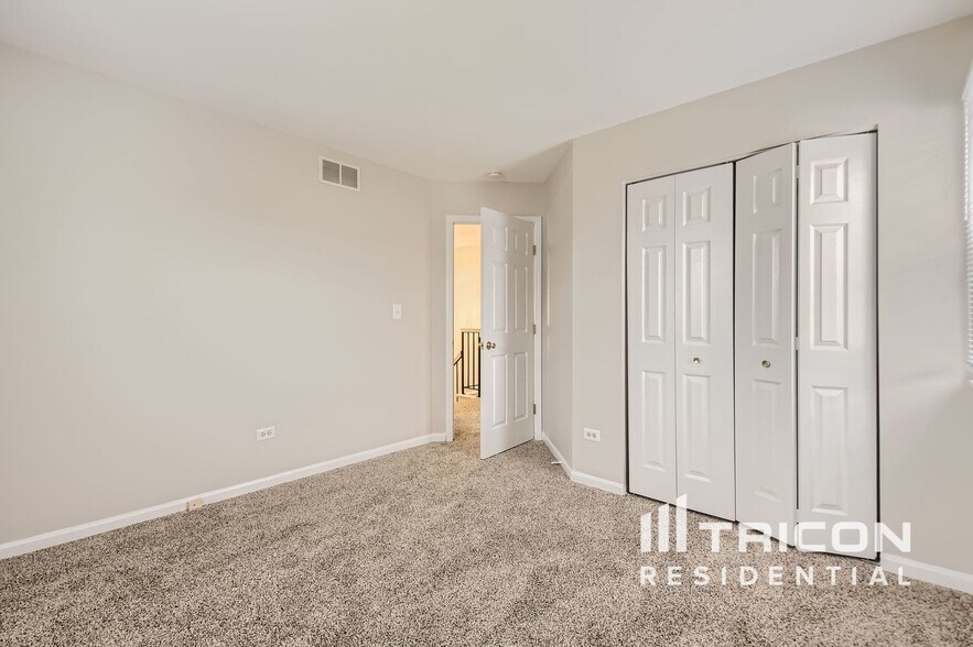 Building Photo - 4102 Brenton Dr