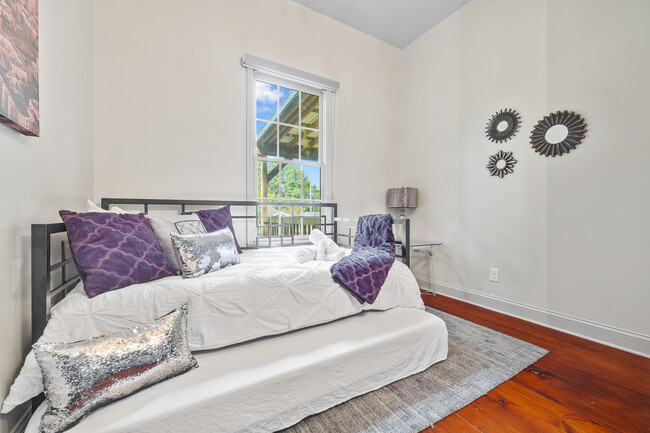 Third bedroom has a trundle with 2 cozy Single-sized beds - 3273 Dogwood St