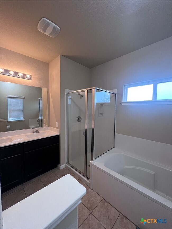 Building Photo - 472 Copper Hill Dr