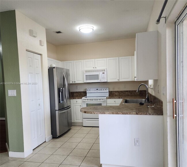 Building Photo - 22120 SW 93rd Pl